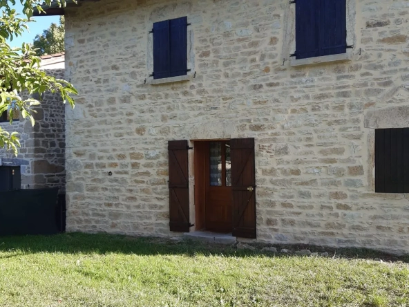 Maison en Pierre à Rénover 6 Pièces à Douvres avec Jardin