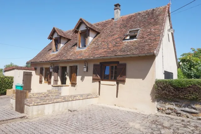 Maison en pierres avec annexe et dépendances à Digoin 