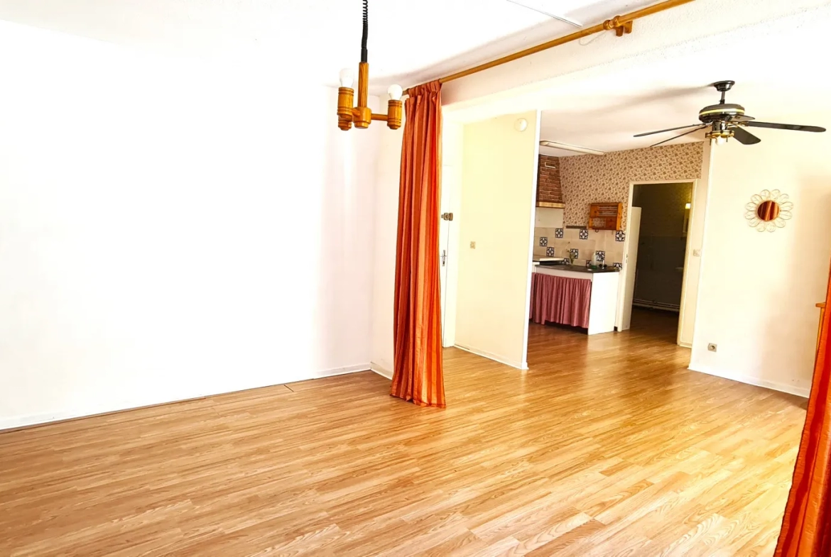 Appartement F2 loué avec terrasse et parking à Amelie les bains palalda 