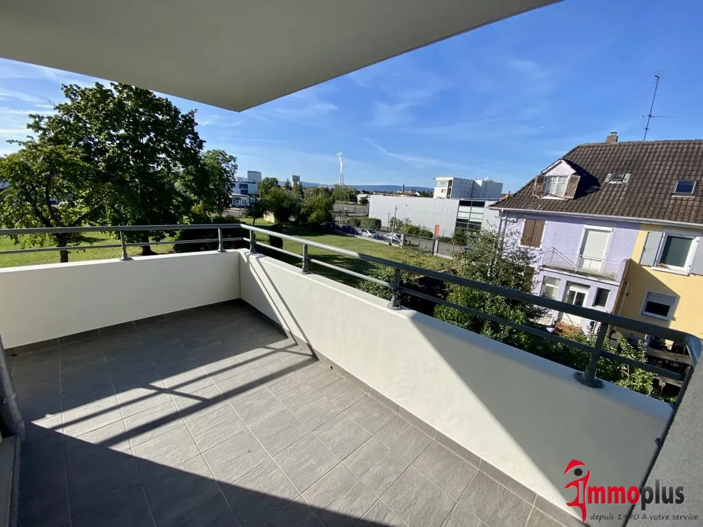 Appartement F3 au centre-ville avec terrasse 