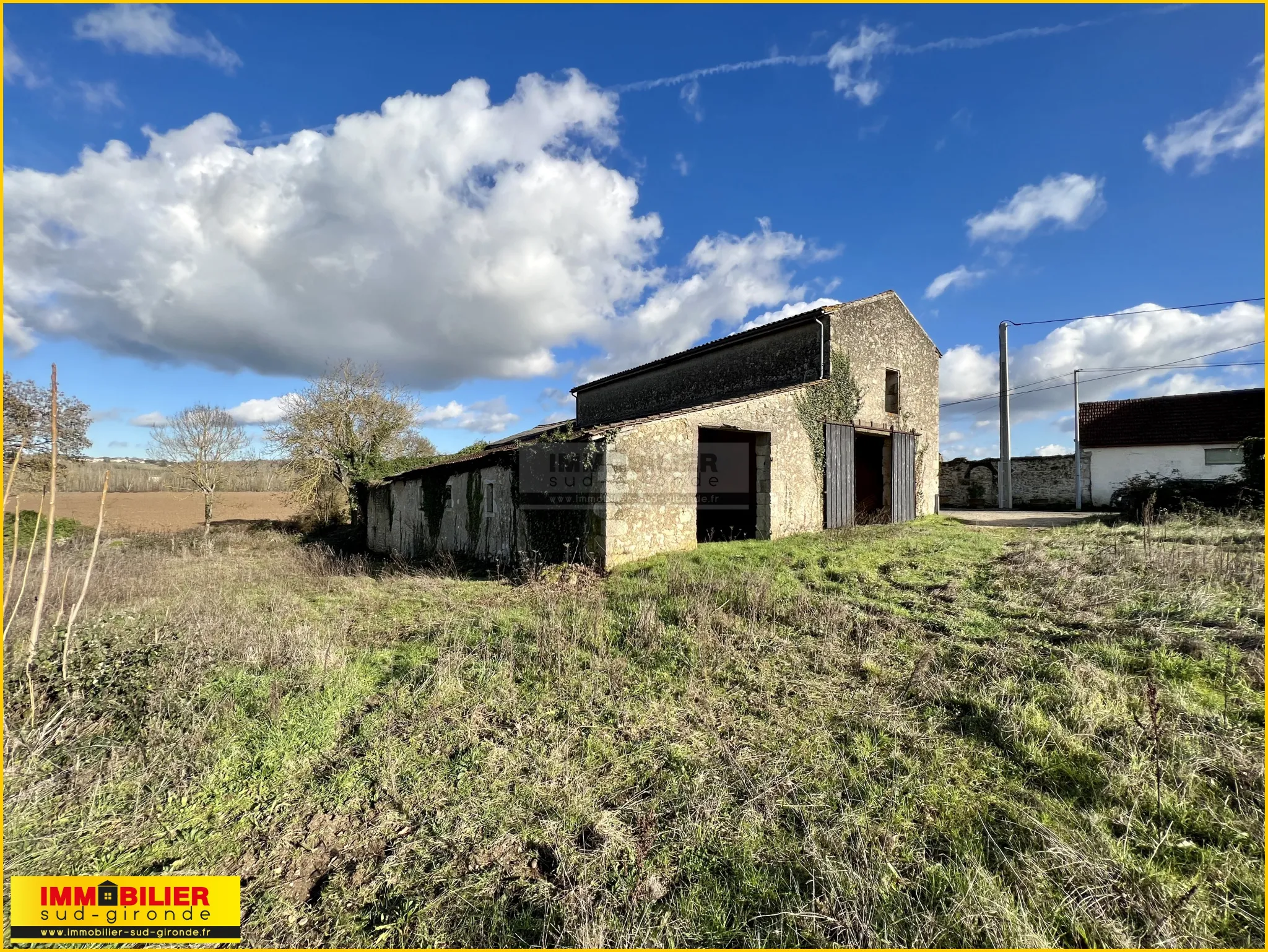 Belle bâtisse en pierre à réhabiliter avec vue sur les bords de Garonne à Podensac 