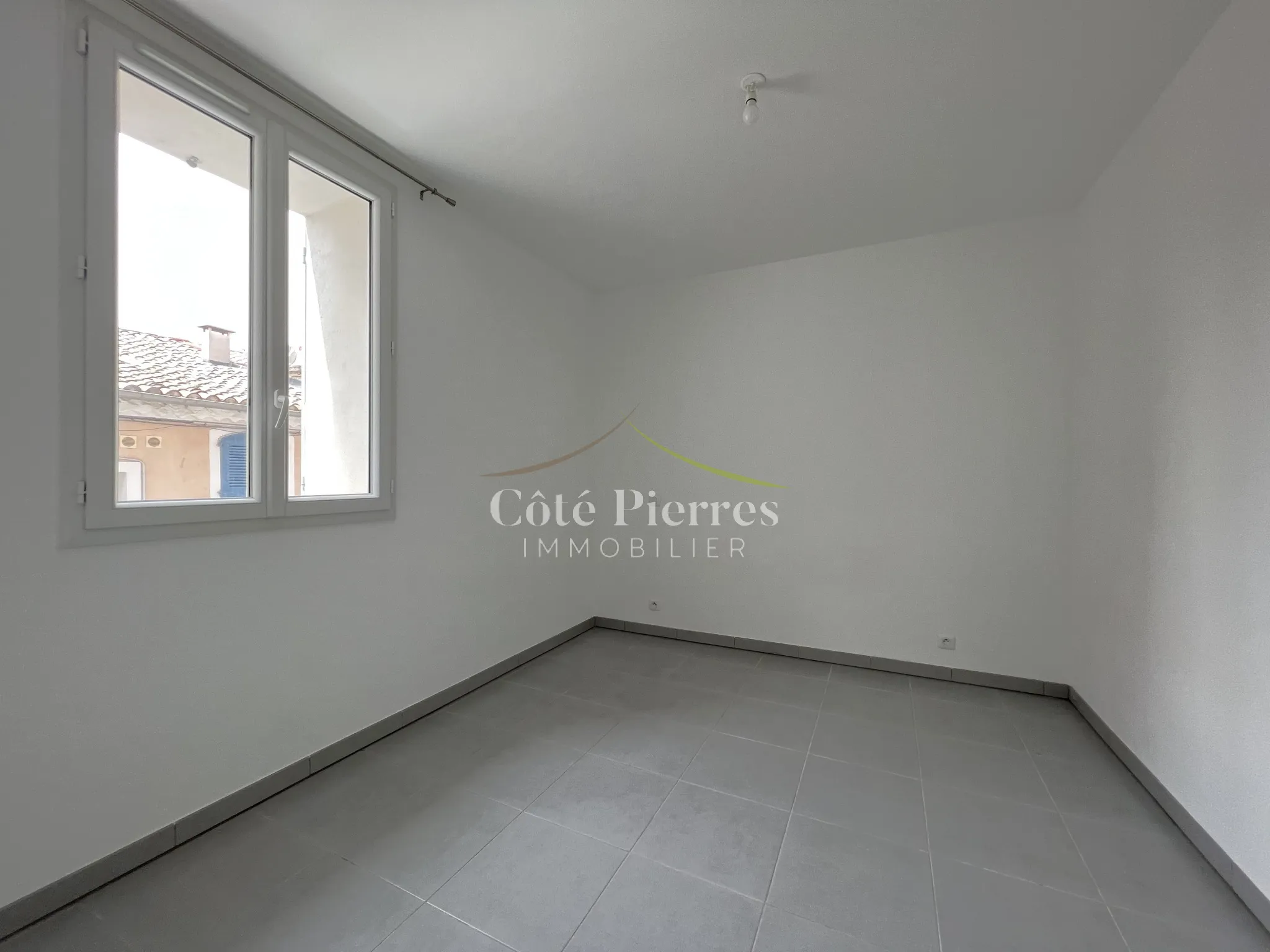 Appartement à Nîmes Jean Jaurès, proche Fontaine - P3 