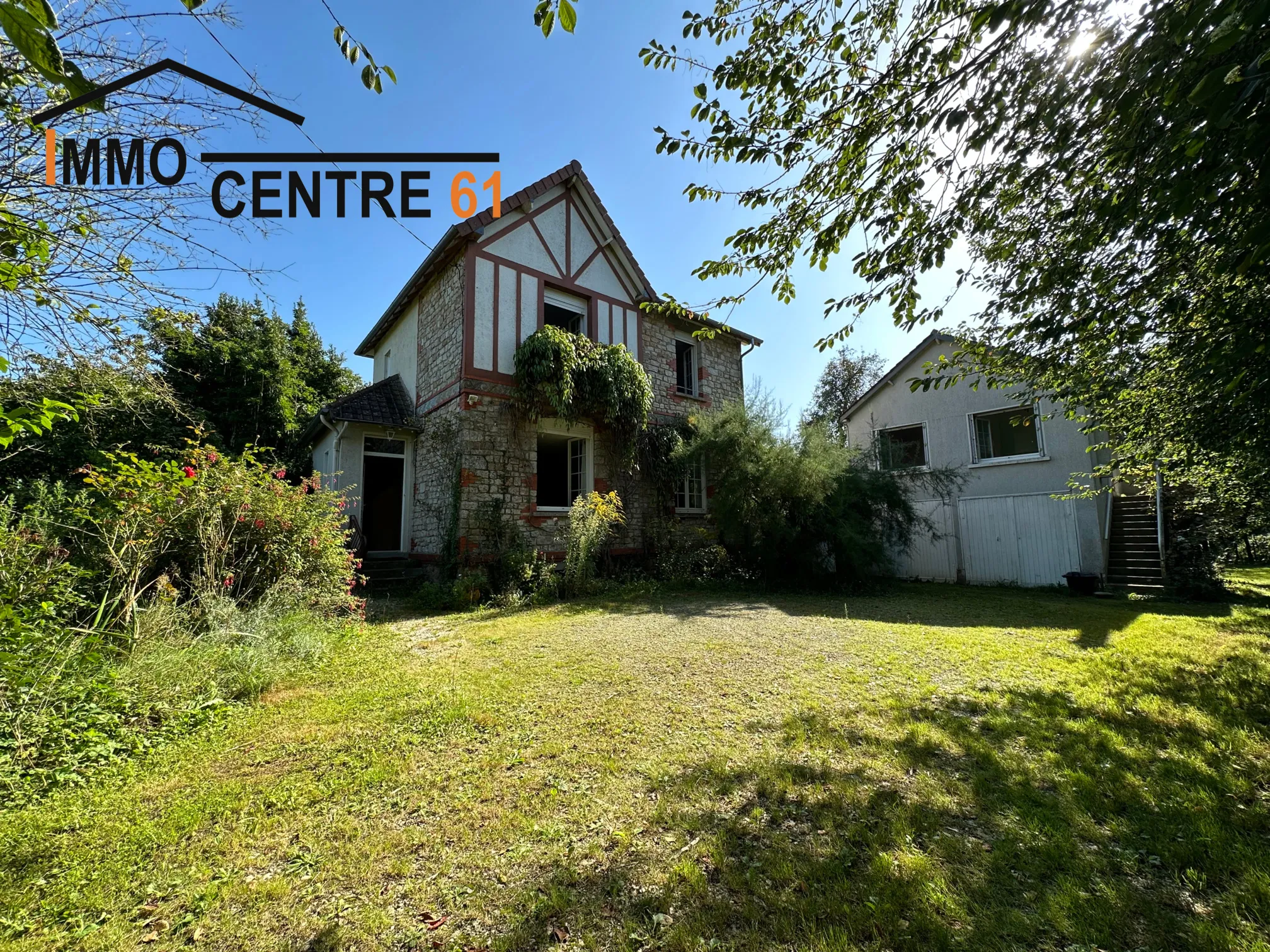 Propriété avec maison d'habitation et appartement à vendre à Bagnoles de l'Orne 