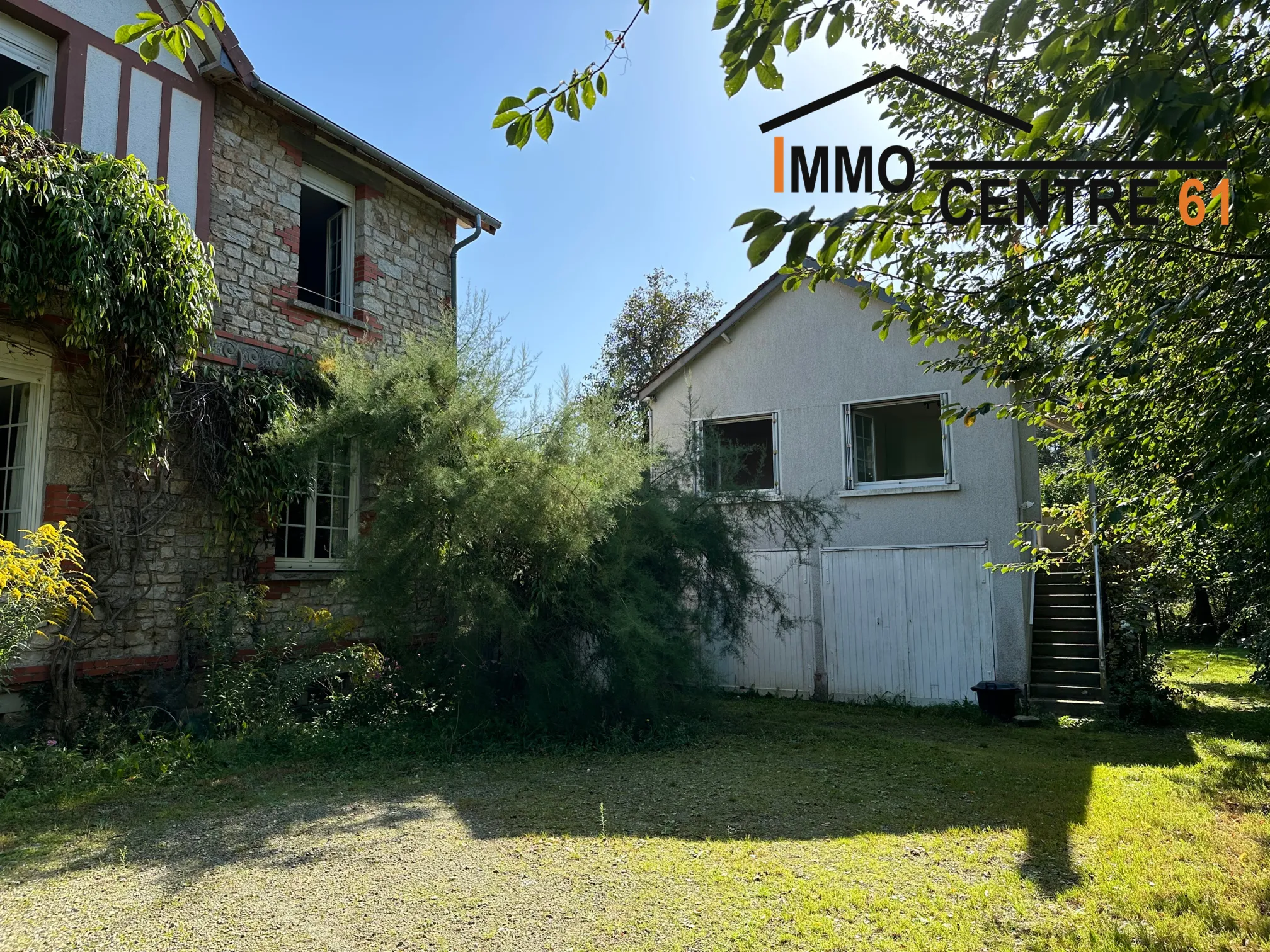 Propriété avec maison d'habitation et appartement à vendre à Bagnoles de l'Orne 