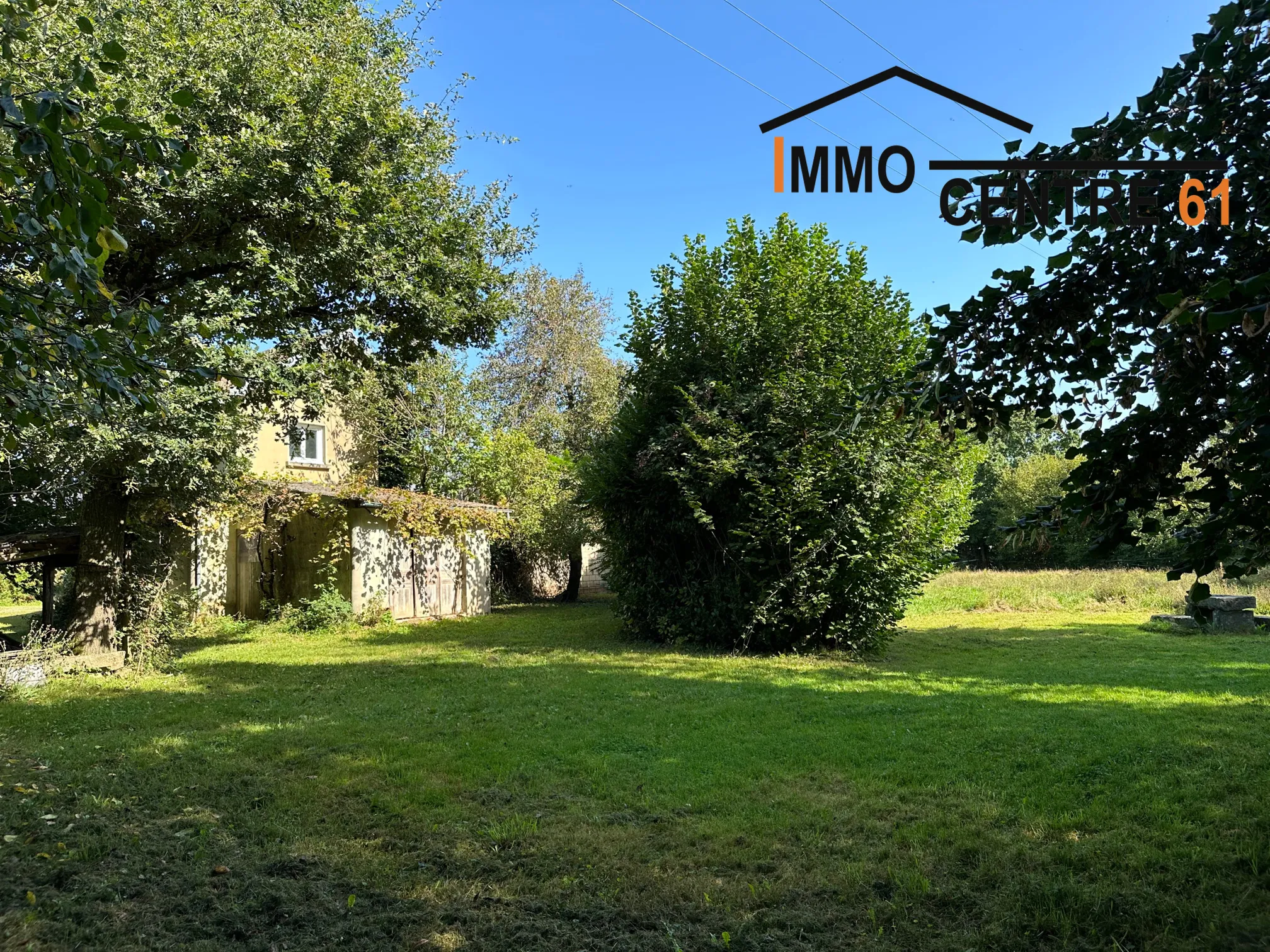 Propriété avec maison d'habitation et appartement à vendre à Bagnoles de l'Orne 