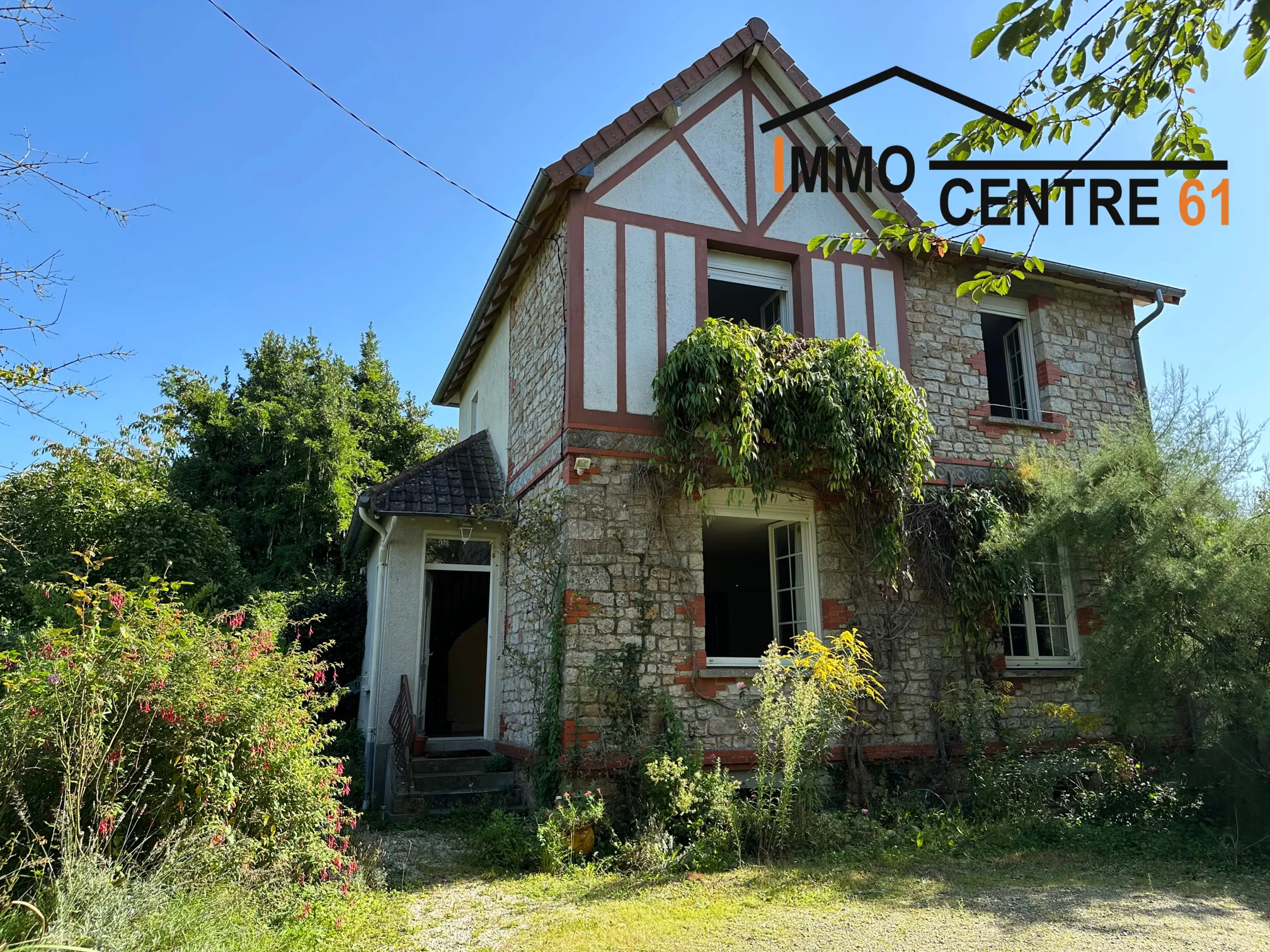 Propriété avec maison d'habitation et appartement à vendre à Bagnoles de l'Orne 