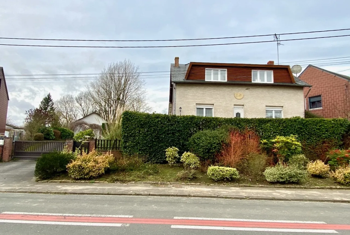 Propriété exceptionnelle avec maison en briques et pavillon individuel à Maubeuge 