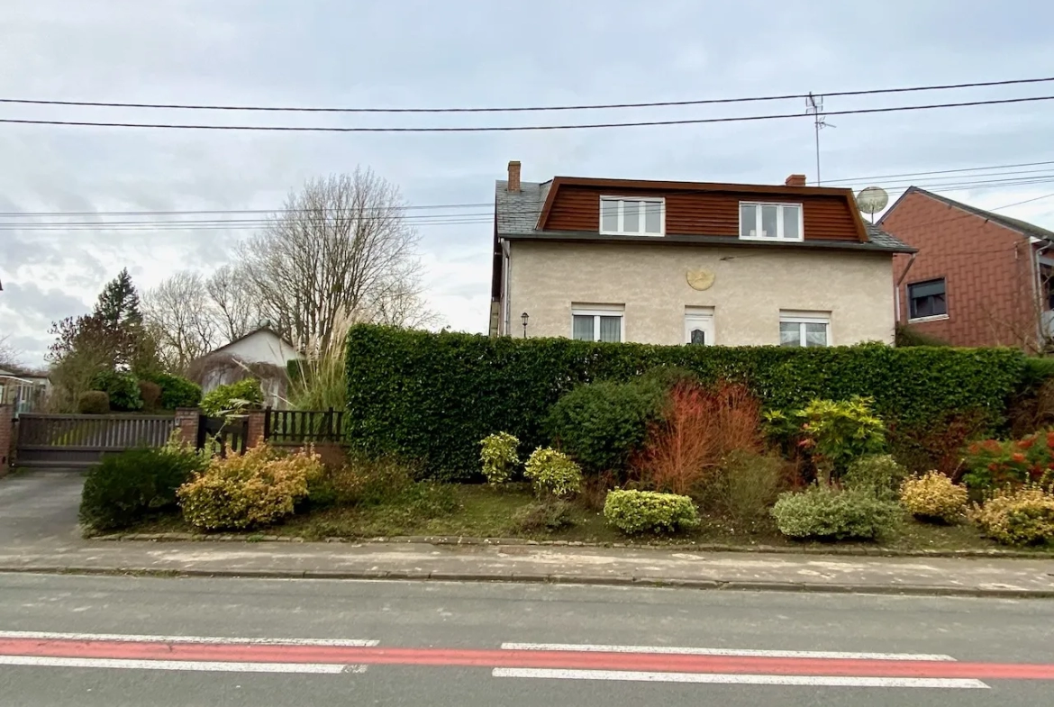 Propriété exceptionnelle avec maison en briques et pavillon individuel à Maubeuge 