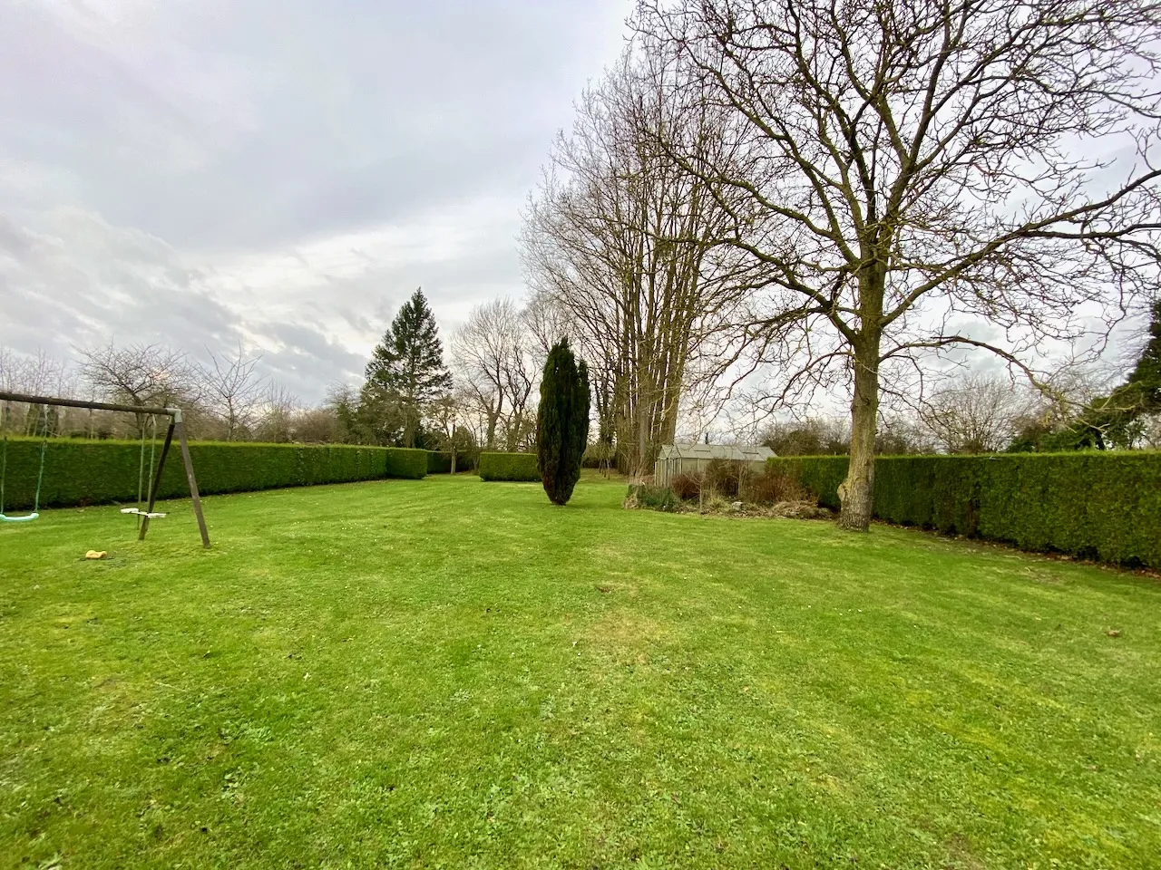 Propriété exceptionnelle avec maison en briques et pavillon individuel à Maubeuge 