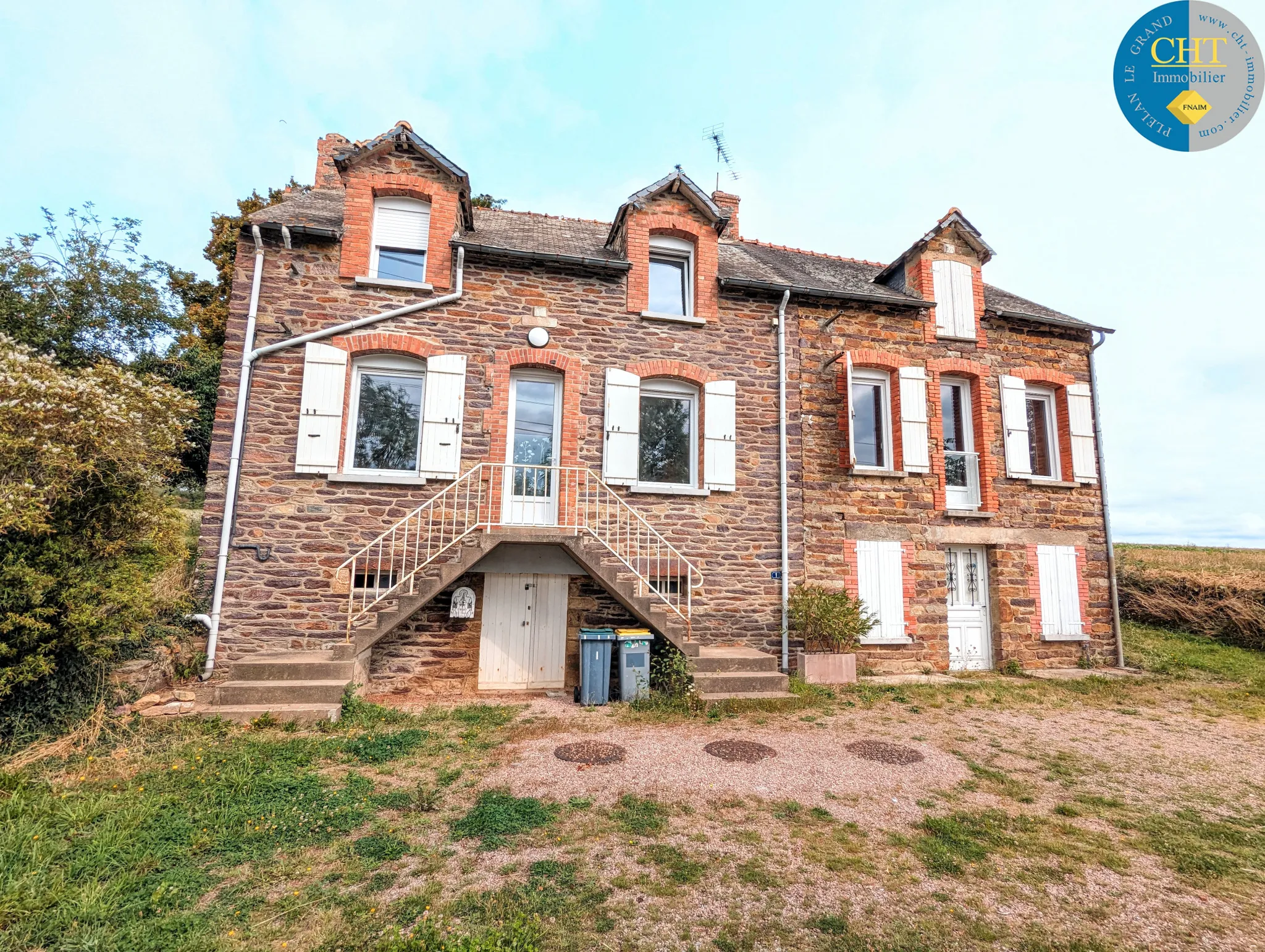 Maison individuelle en pierres à vendre à GUER 