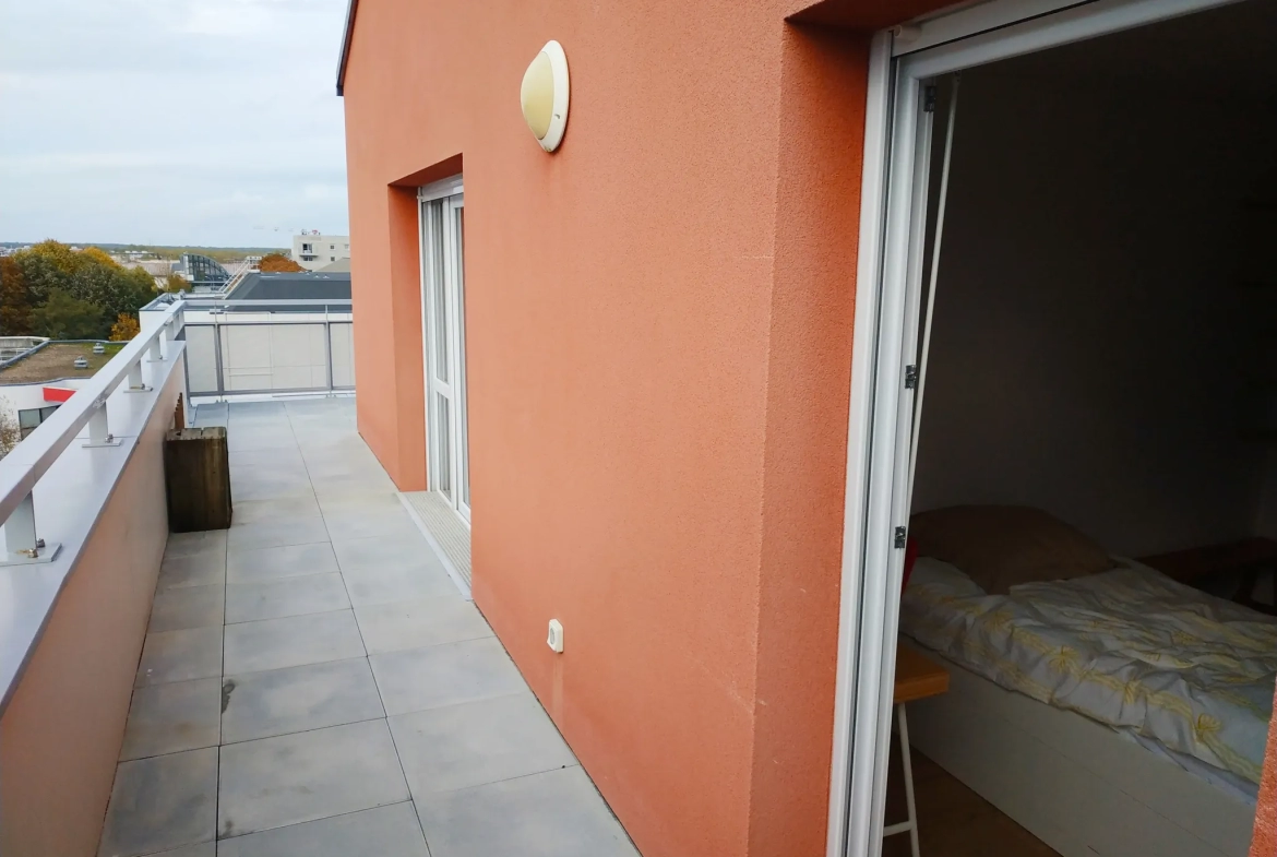 Appartement dernier étage avec grande terrasse 