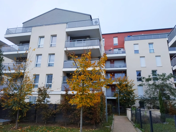 Appartement dernier étage avec grande terrasse