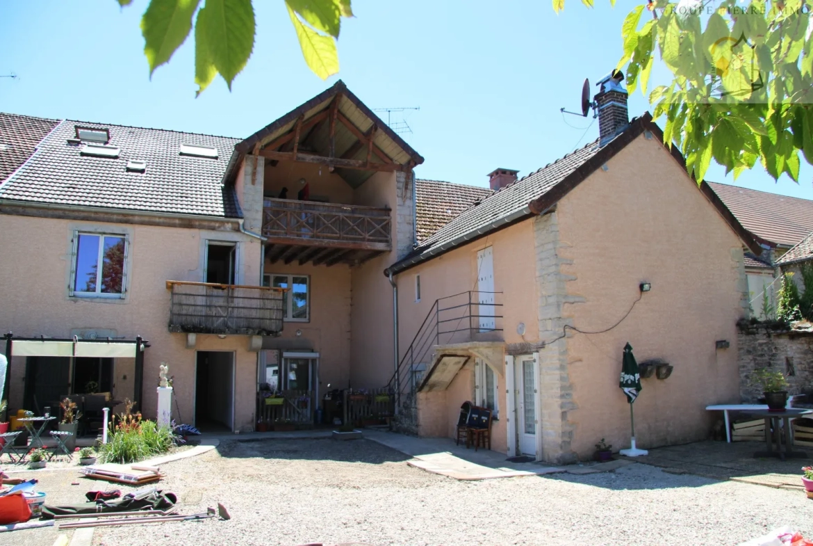 Immeuble de rapport à vendre à Pont de poitte 