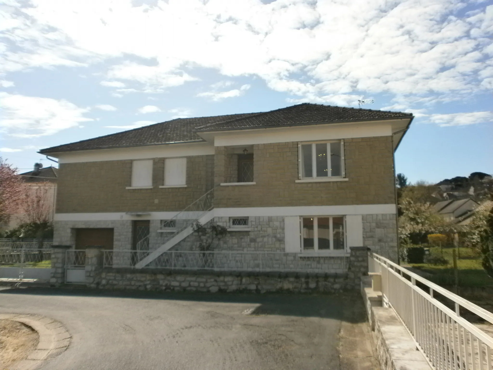 Magnifique Maison Individuelle avec garage et jardin 