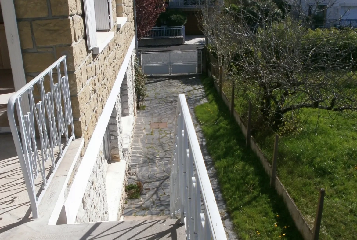 Magnifique Maison Individuelle avec garage et jardin 