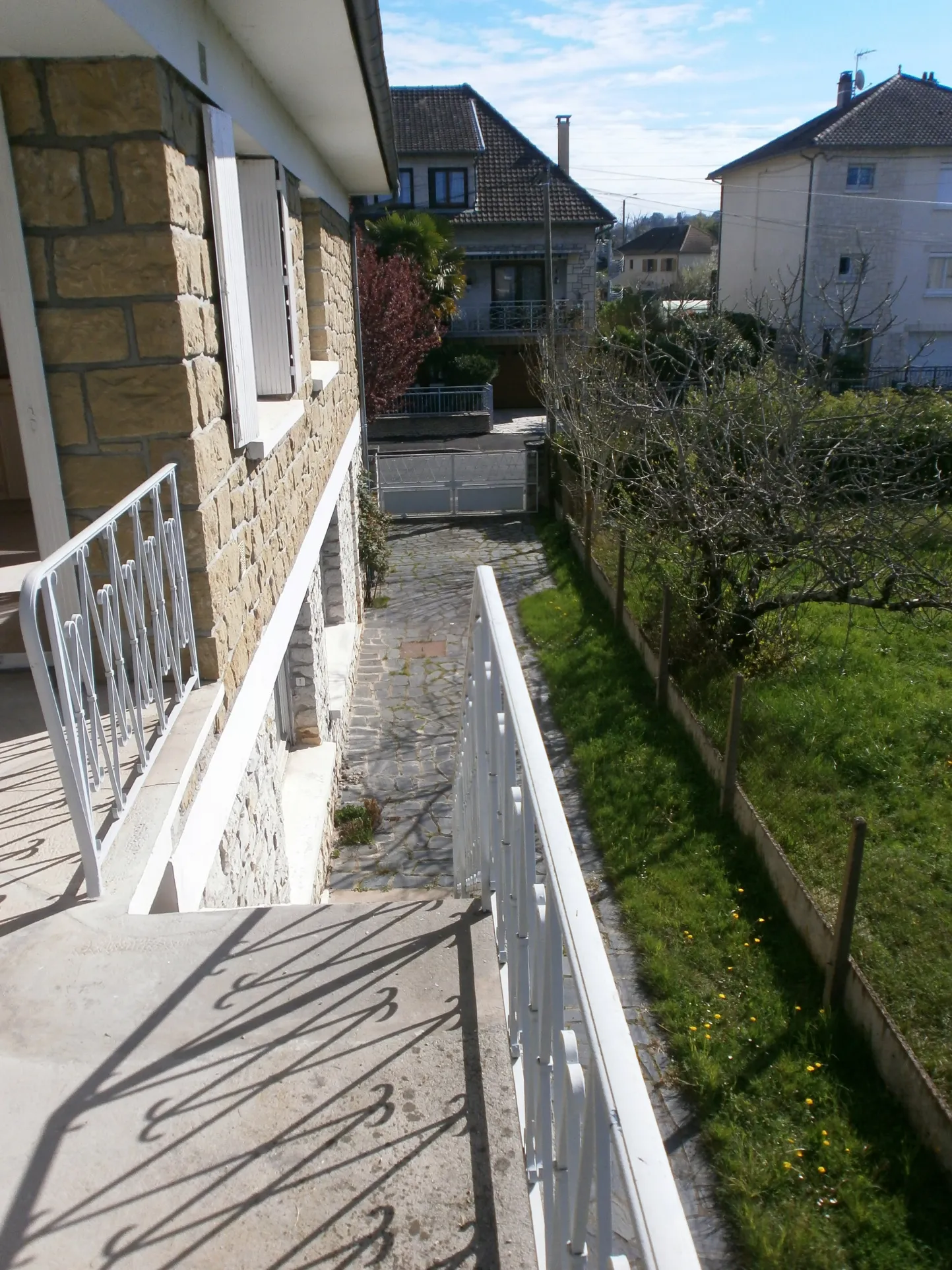 Magnifique Maison Individuelle avec garage et jardin 