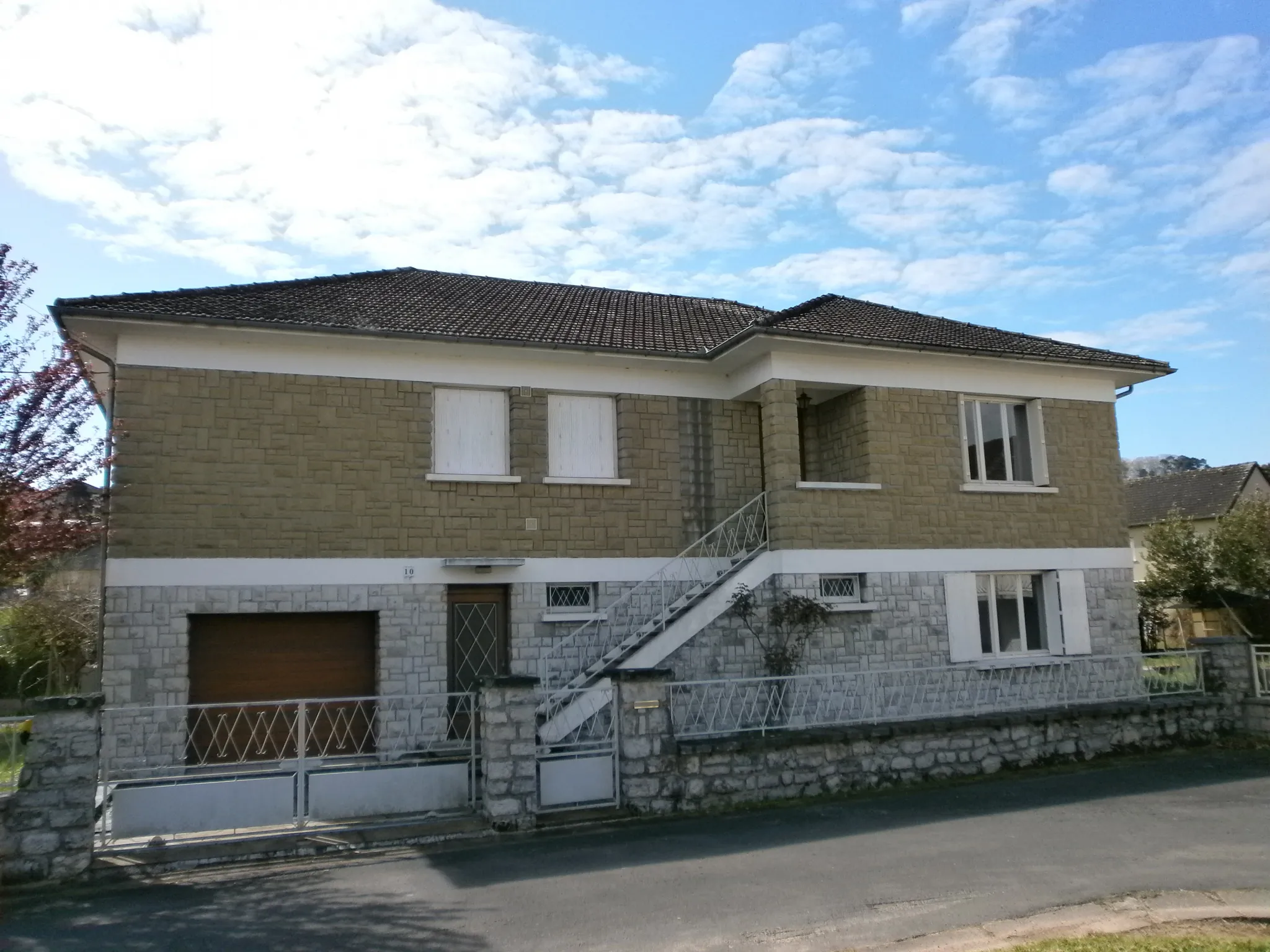 Magnifique Maison Individuelle avec garage et jardin 