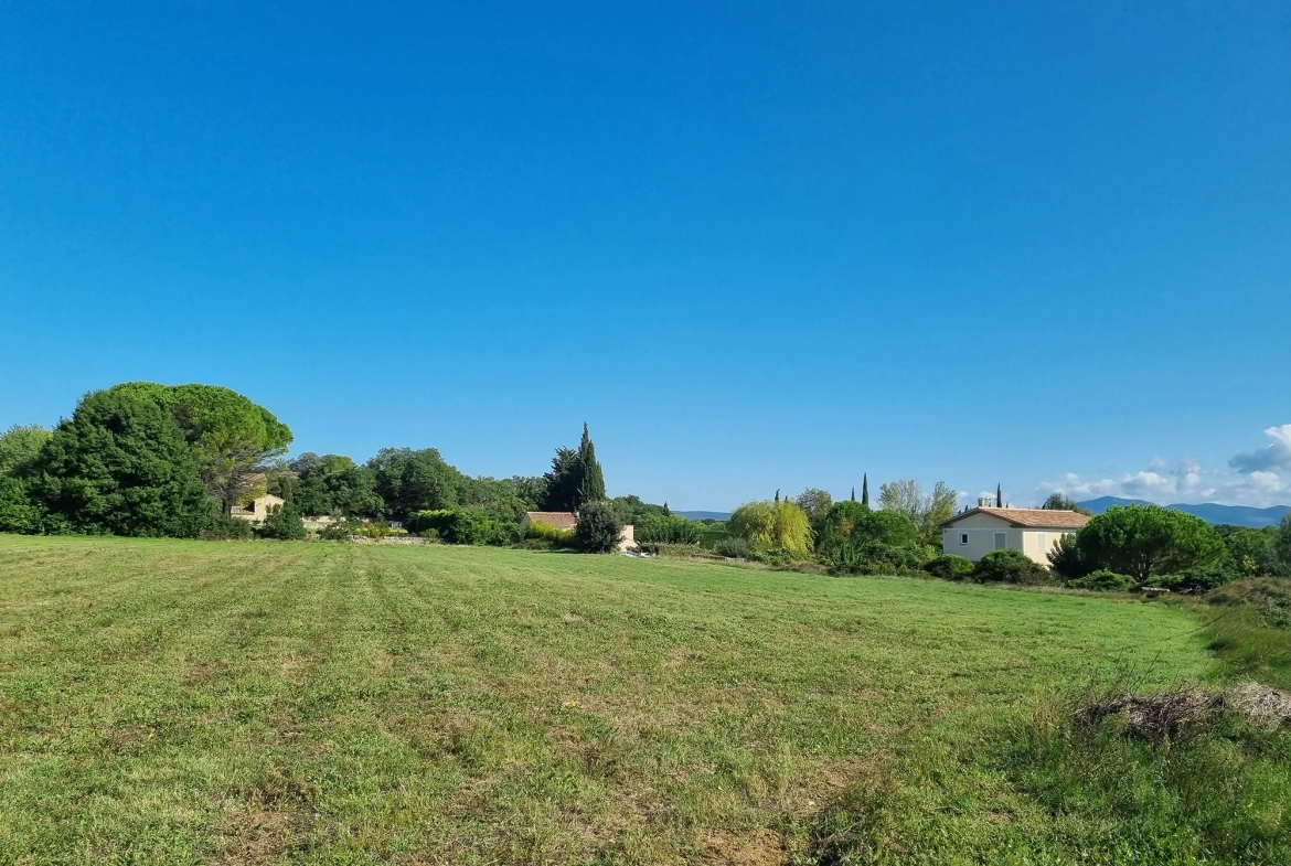 Terrain à bâtir de 495m2 à Chamaret 