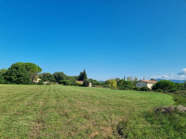 Terrain à bâtir de 495m2 à Chamaret