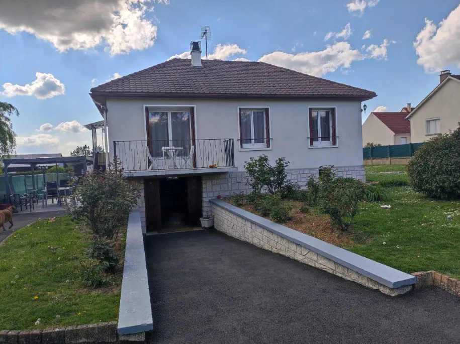 Maison de maçon avec terrain divisible et constructible à Dourdan 