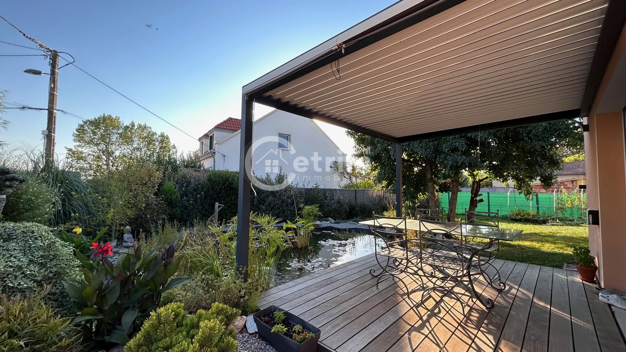 Maison contemporaine de plain-pied à Lezoux avec jardin et garage 