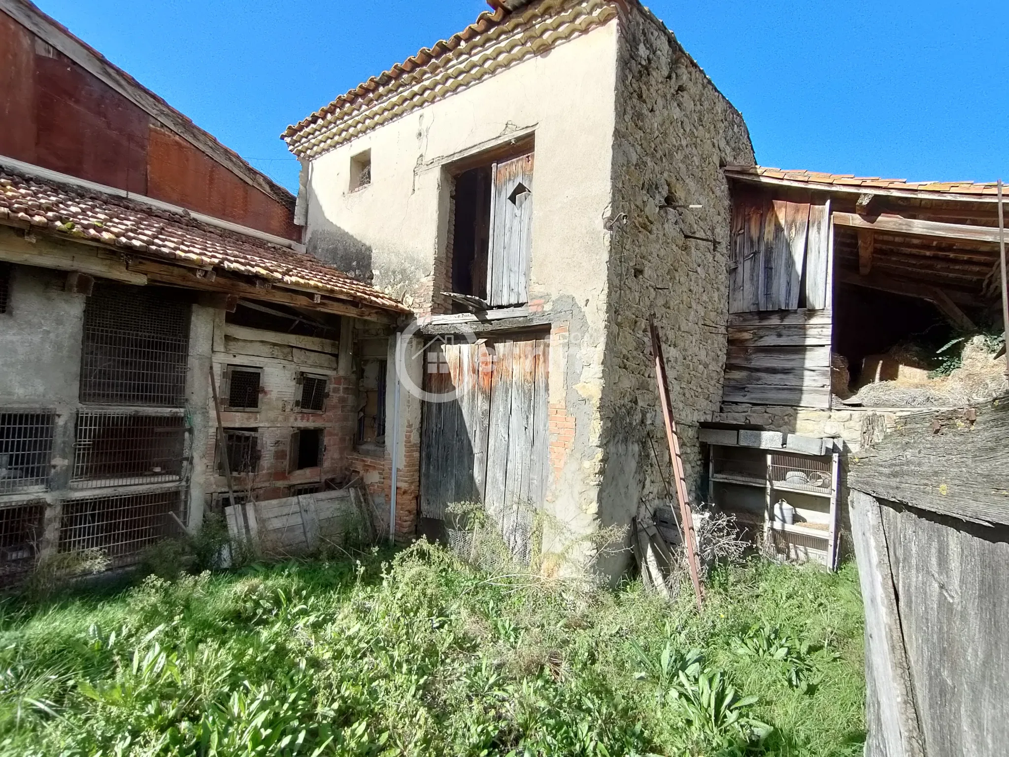 Maison en pierre de 60 m2 avec jardin à vendre à Billom 