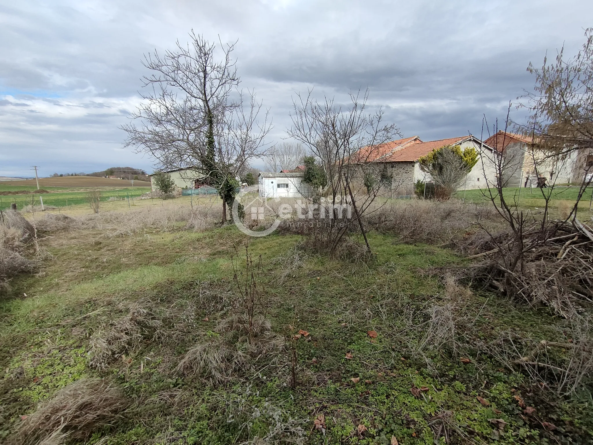 Maison en pierre de 60 m2 avec jardin à vendre à Billom 