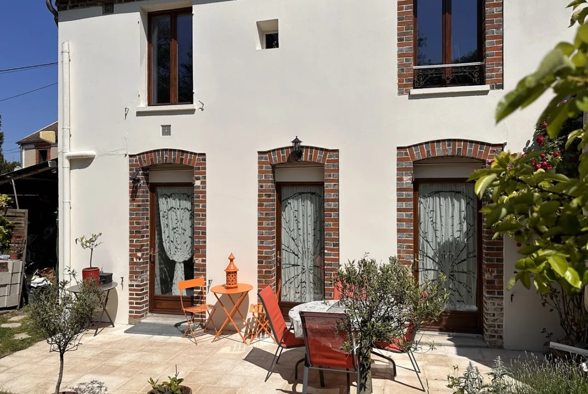 Maison Villageoise Rénovée à Bray-sur-Seine avec Jardin et Cours d'eau 