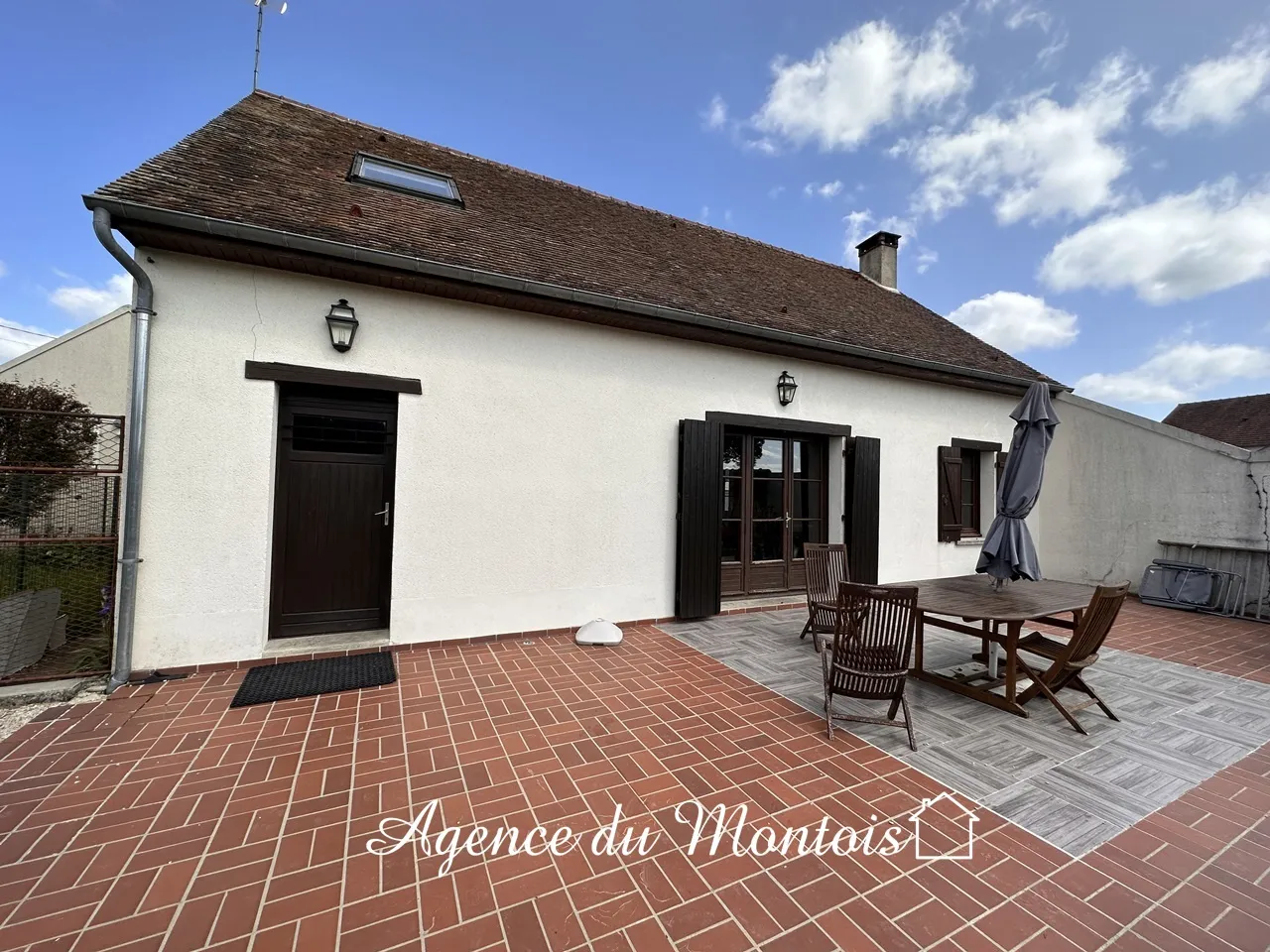 Charming Briarde Farmhouse in Bray Sur Seine 