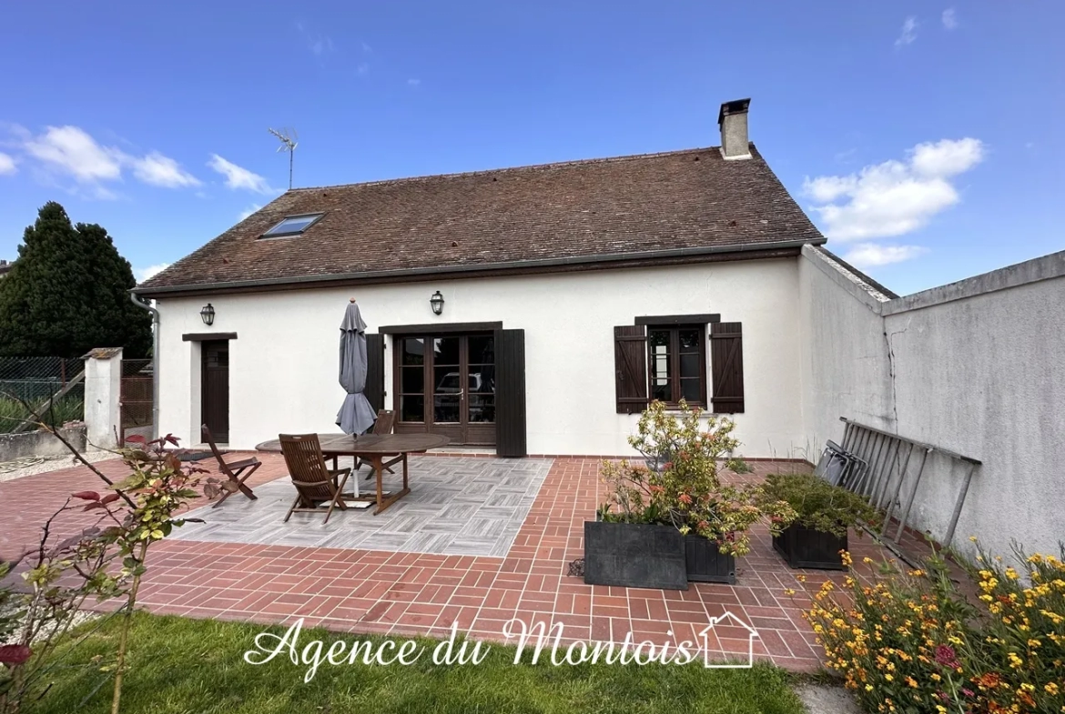 Charming Briarde Farmhouse in Bray Sur Seine 