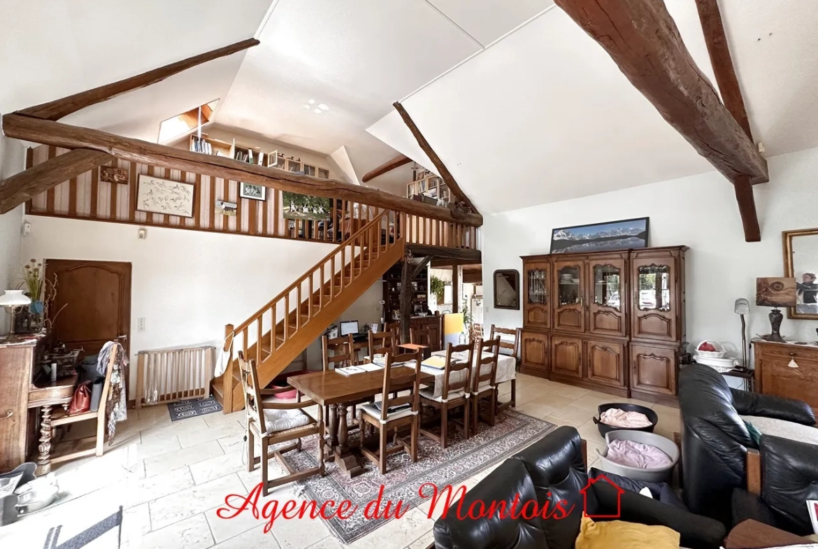 Charming Briarde Farmhouse in Bray Sur Seine 