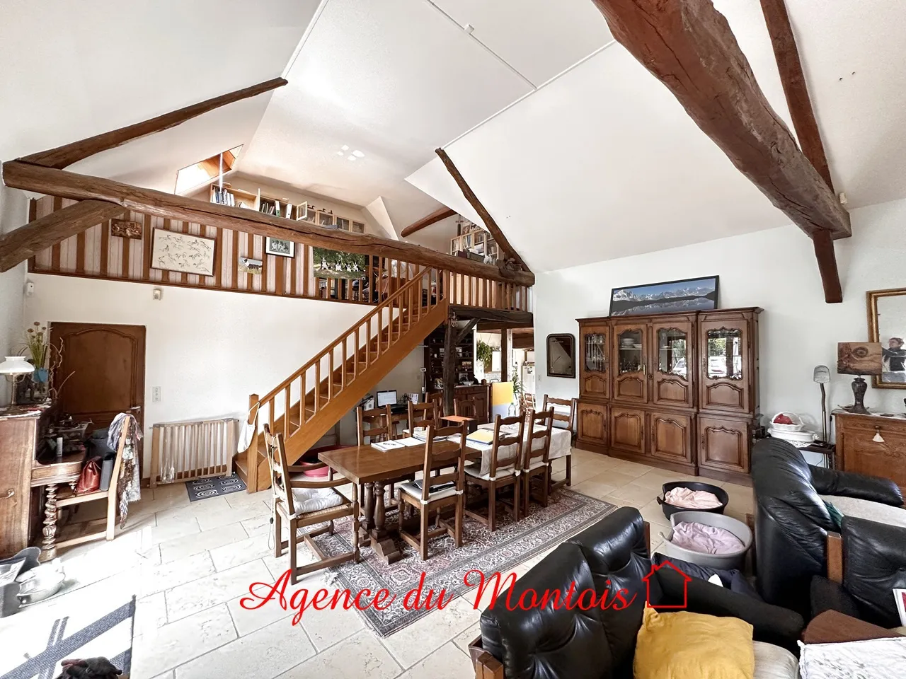 Charming Briarde Farmhouse in Bray Sur Seine 