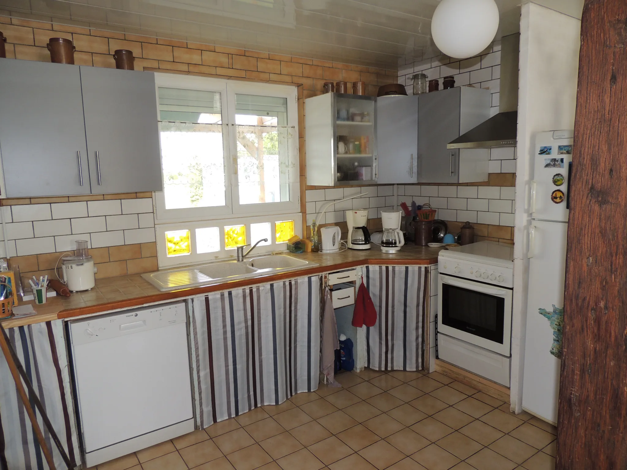 Houdan 10 mn / Charmante maison proche N12 et gare / 4 chambres 