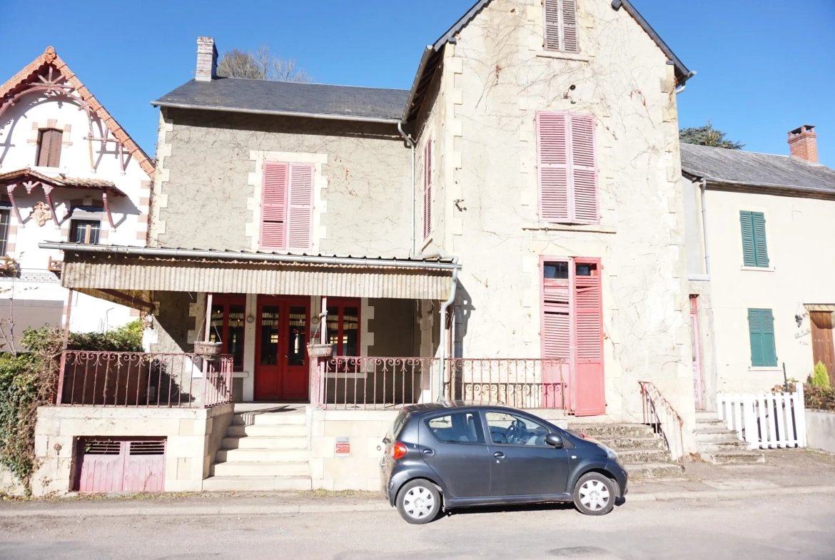 Maison de ville thermale à vendre à St Honoré les Bains 