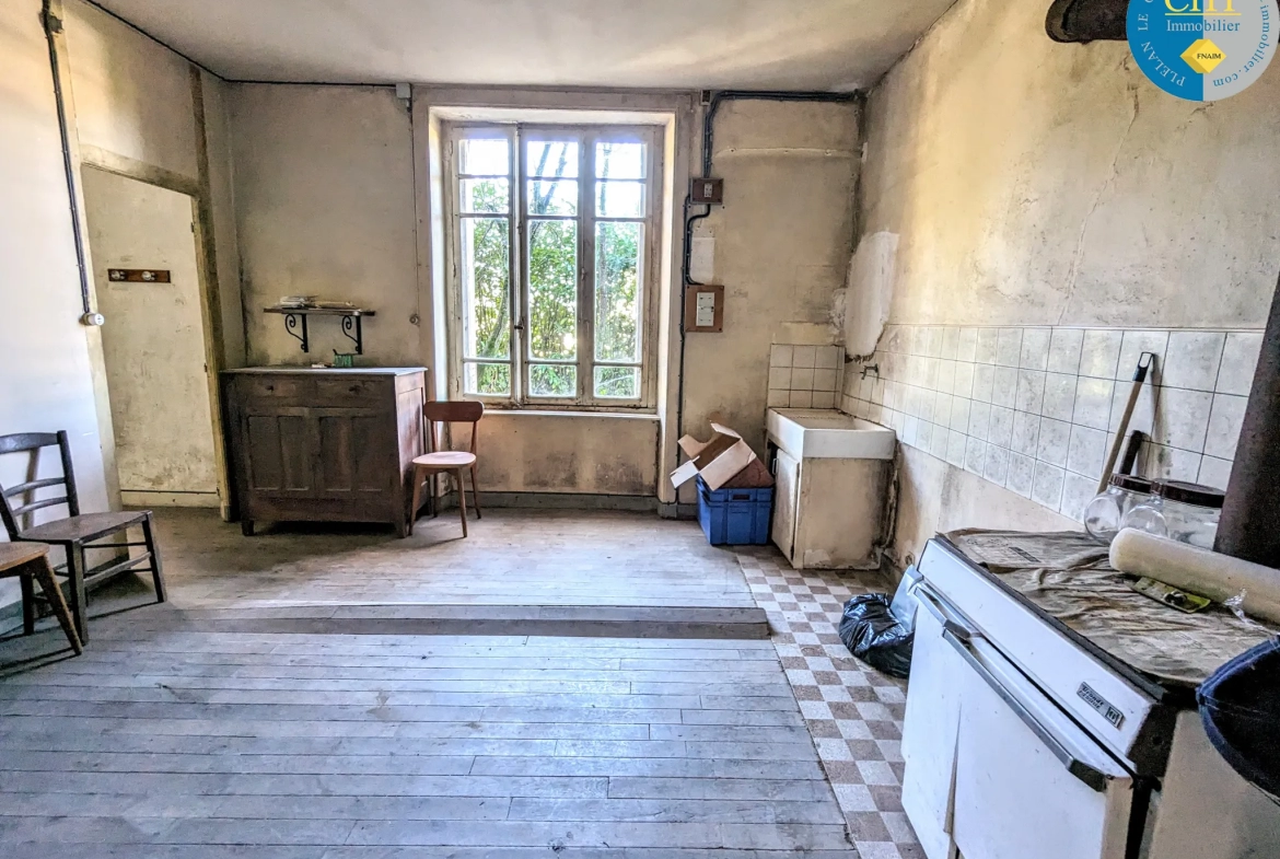 Maison en pierres à rénover à PLELAN LE GRAND 