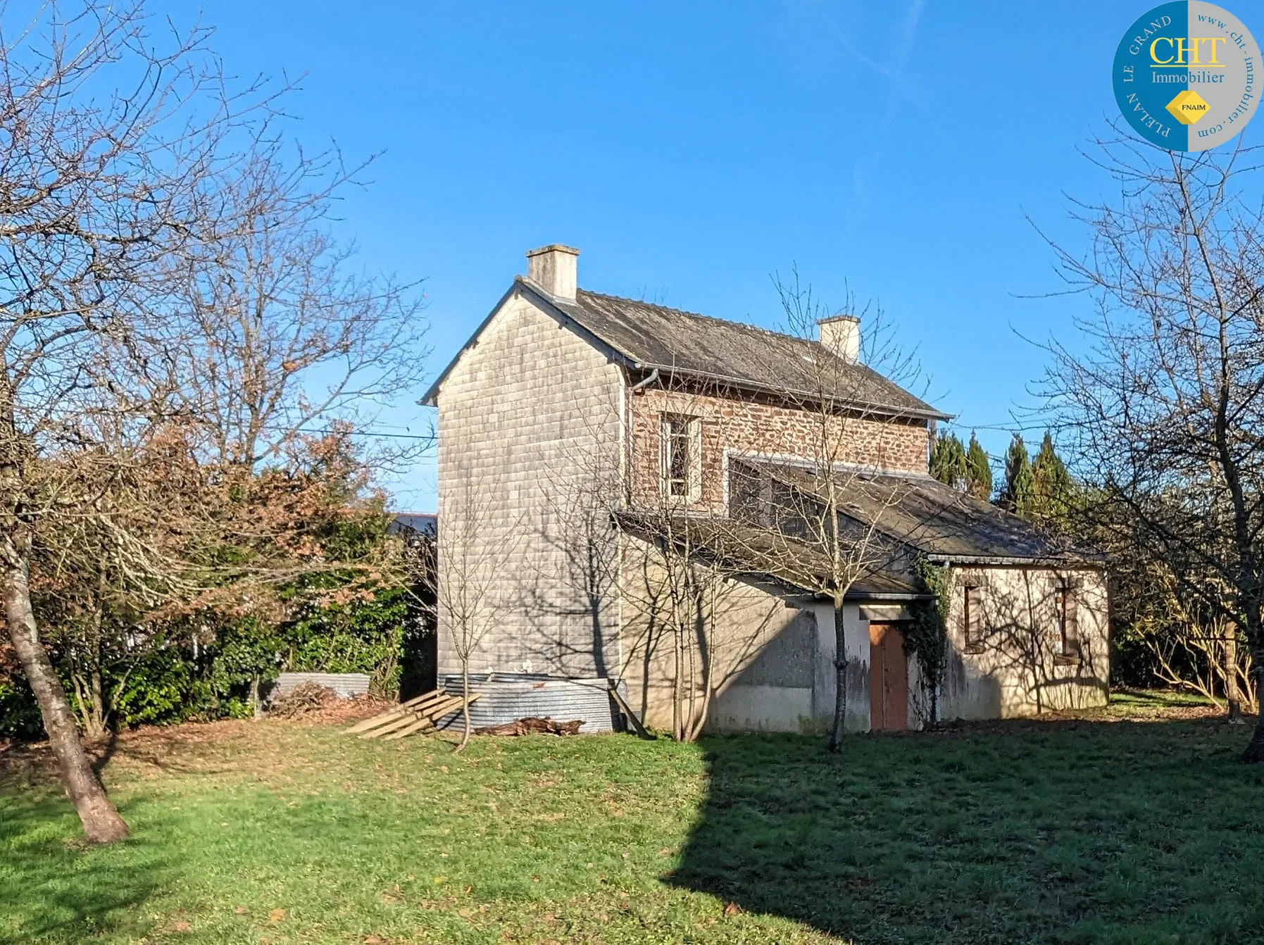 Maison en pierres à rénover à PLELAN LE GRAND 