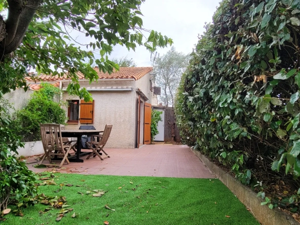 Maisonnette Lumineuse avec Jardin et Piscine à Forcalqueiret