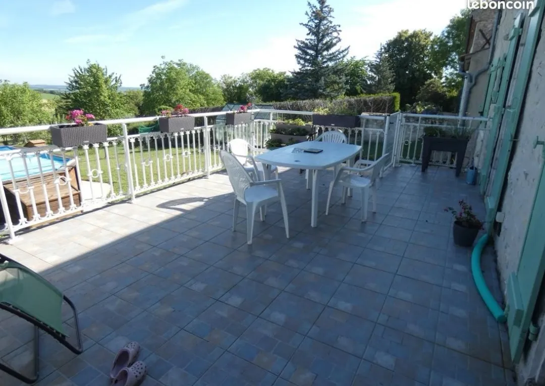 Charmante maison de 158.25m2 avec vue dégagée sur la campagne à Charroux 