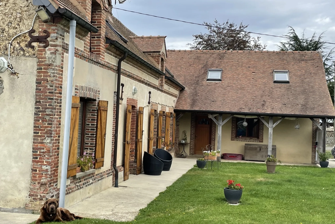 Longère lumineuse avec 4 chambres à Crulai 