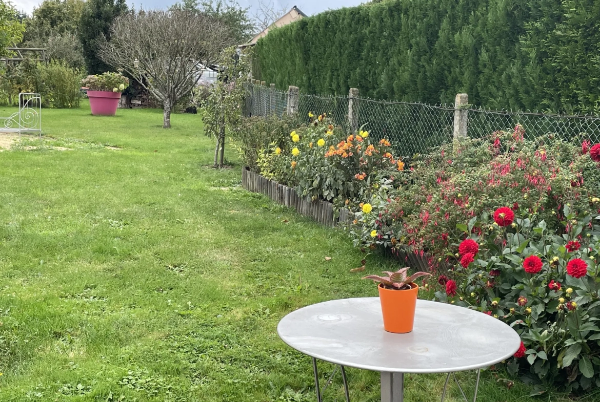 Longère lumineuse avec 4 chambres à Crulai 