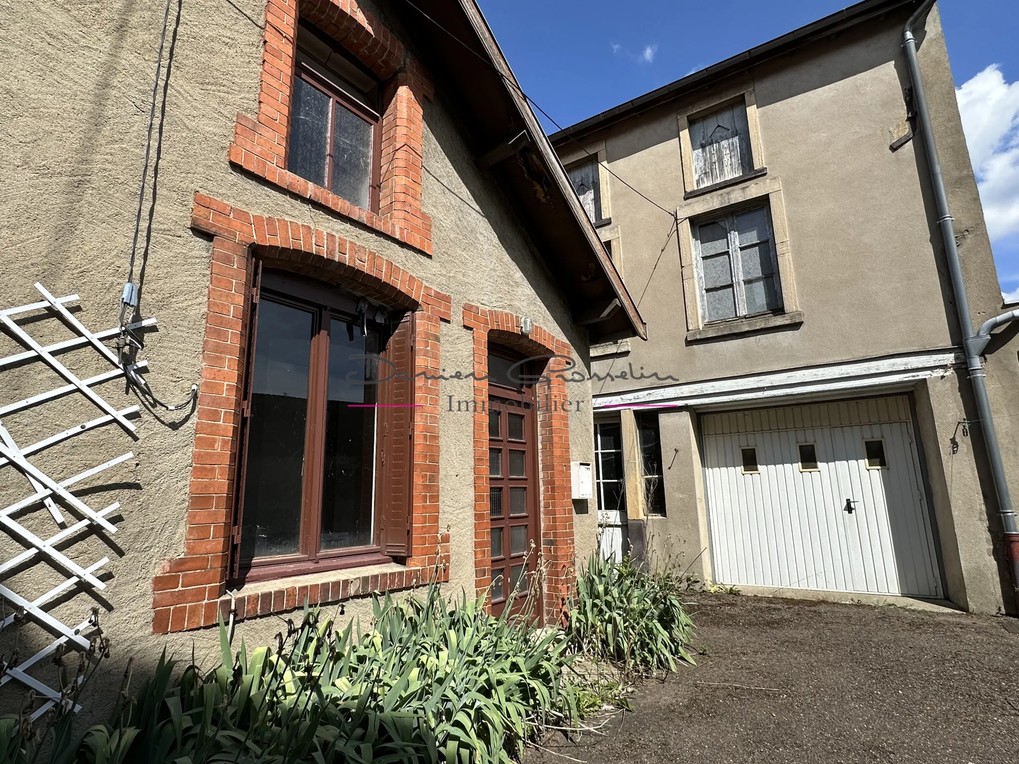 Exclusivité - Maisons - 3 chambres - Cour - Garage - 1 Appartement - 42540 