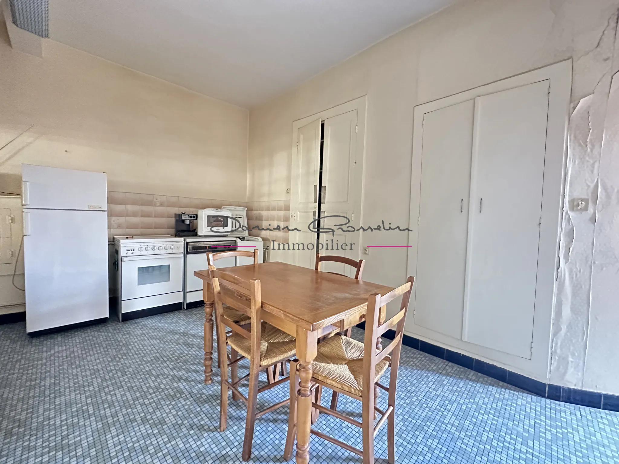 Exclusivité - Maisons - 3 chambres - Cour - Garage - 1 Appartement - 42540 