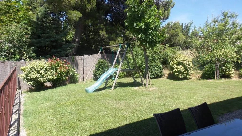 Magnifique villa T4 avec piscine sur grand terrain arboré à Montbrun des corbieres 