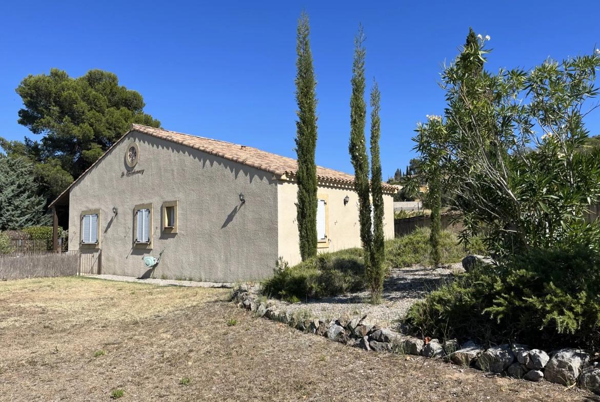 Magnifique villa T4 avec piscine sur grand terrain arboré à Montbrun des corbieres 