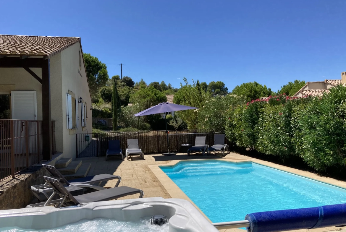 Magnifique villa T4 avec piscine sur grand terrain arboré à Montbrun des corbieres 