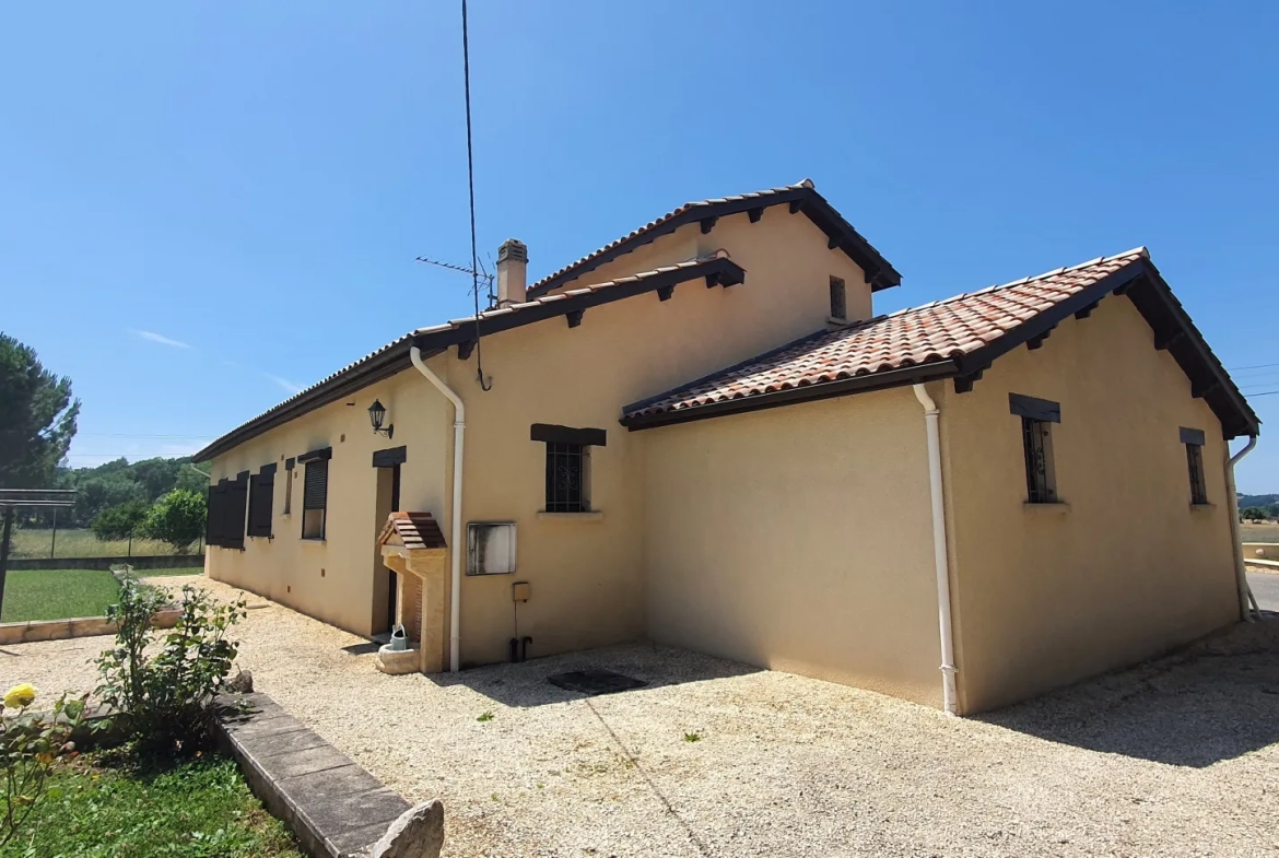 Charmante villa à Montayral avec jardin paysagé et garage attenant 