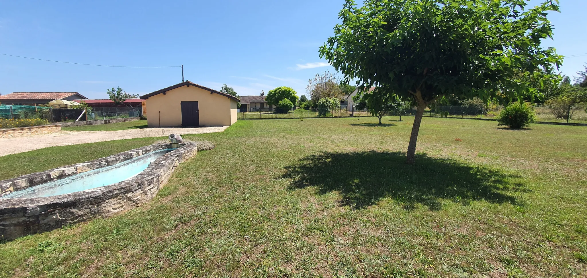 Charmante villa à Montayral avec jardin paysagé et garage attenant 