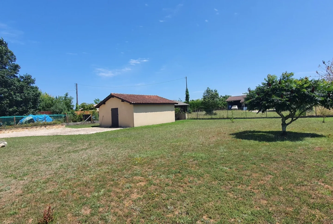 Charmante villa à Montayral avec jardin paysagé et garage attenant 