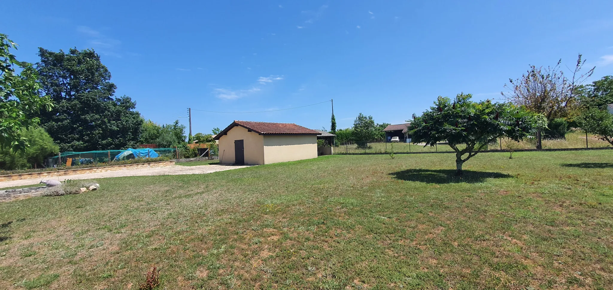 Charmante villa à Montayral avec jardin paysagé et garage attenant 