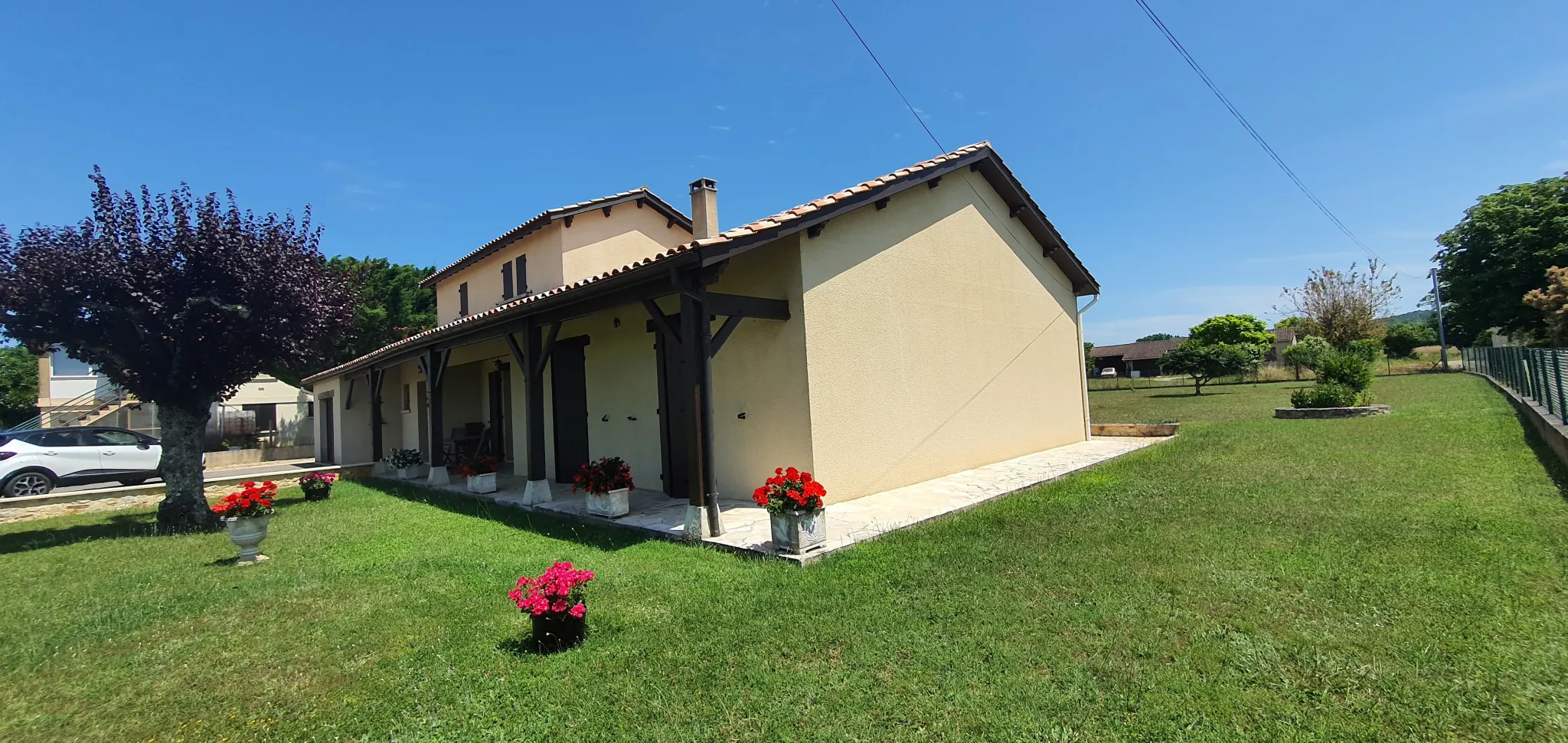 Charmante villa à Montayral avec jardin paysagé et garage attenant 